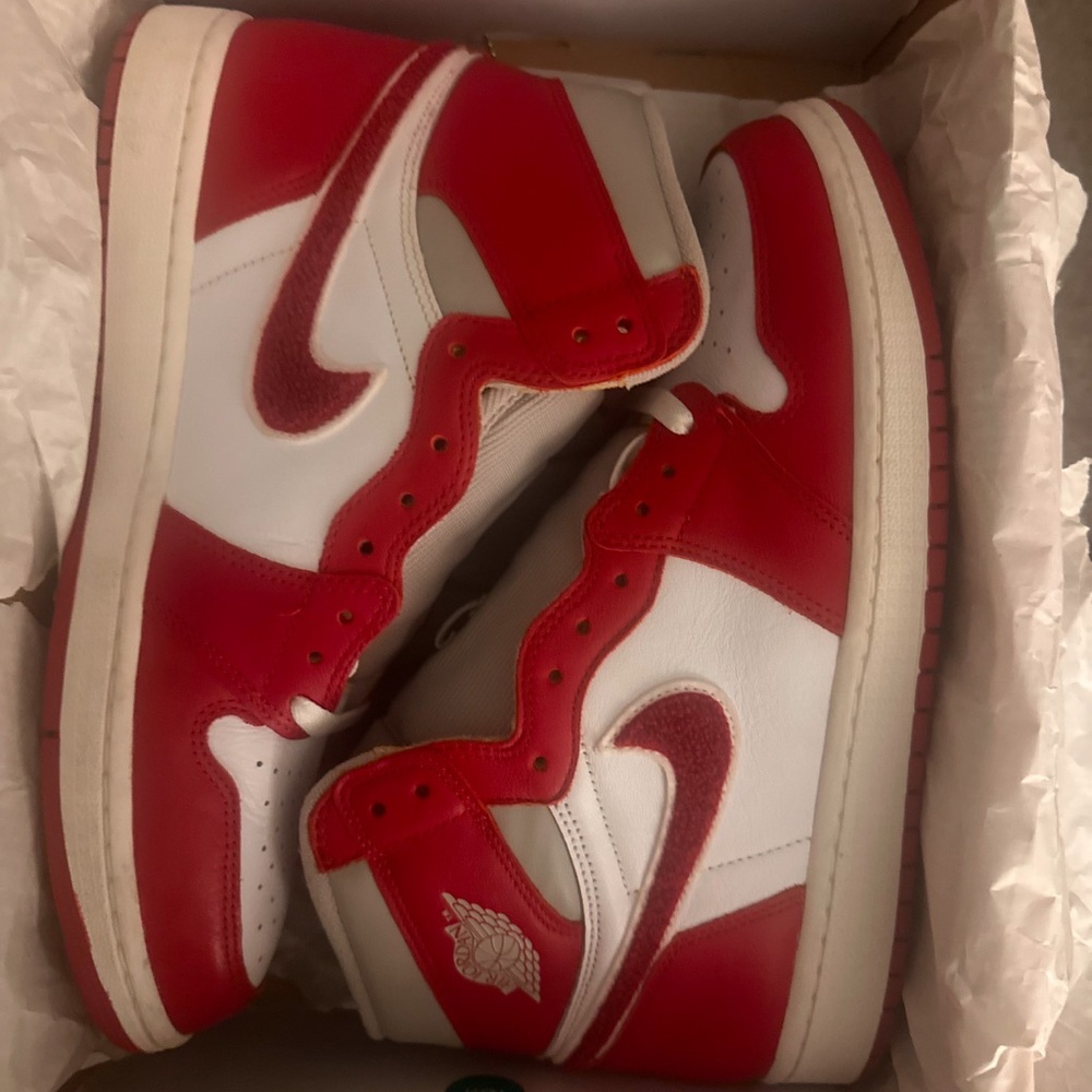 Jordan Athletic Shoes Red and White